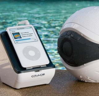 Illustration for article titled Submersible Speaker Looks Like Sci-Fi Prop, is Wireless, Illuminating